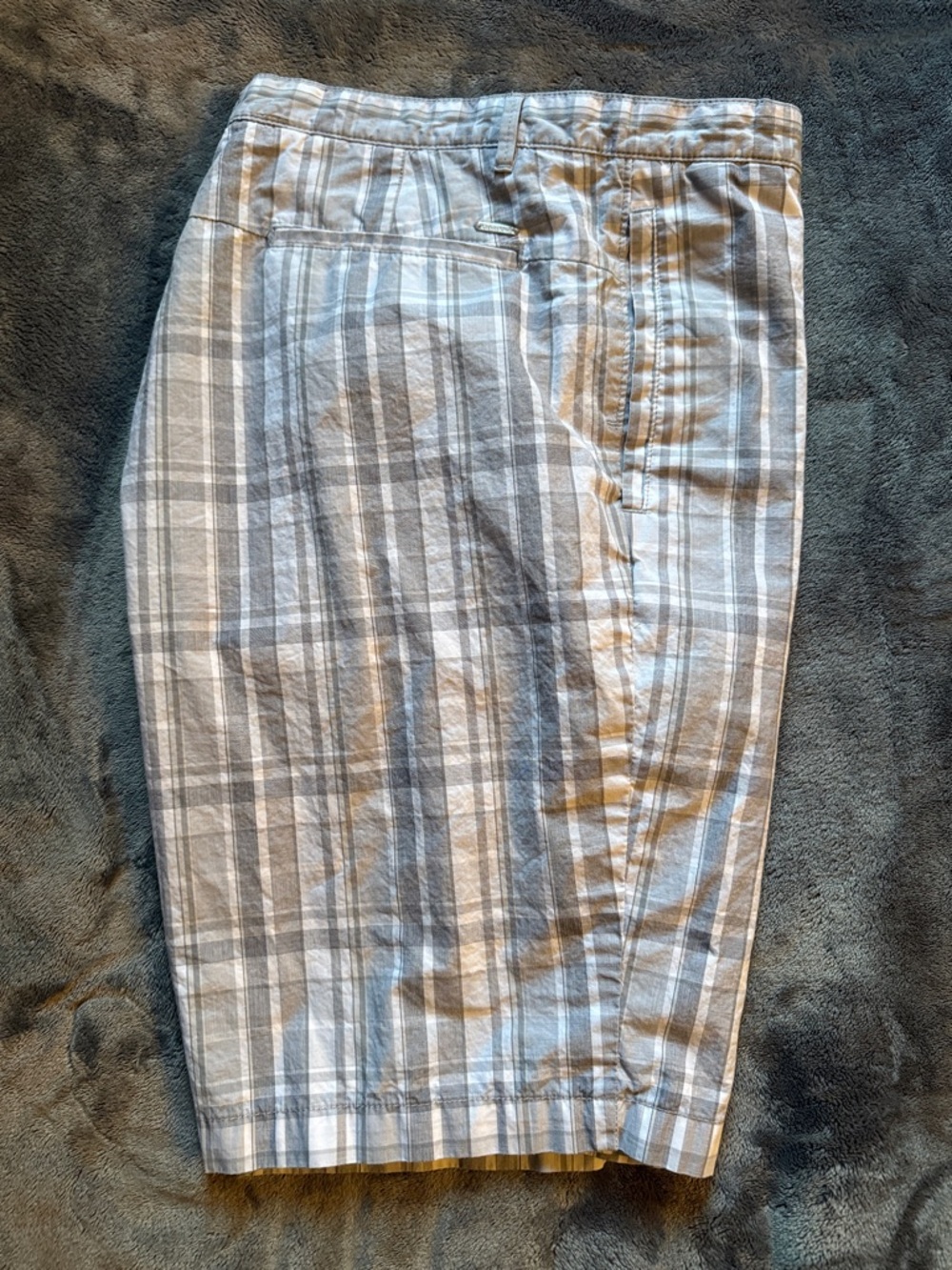 Calvin Klein Light Grey Plaid Casual Shorts Size 38